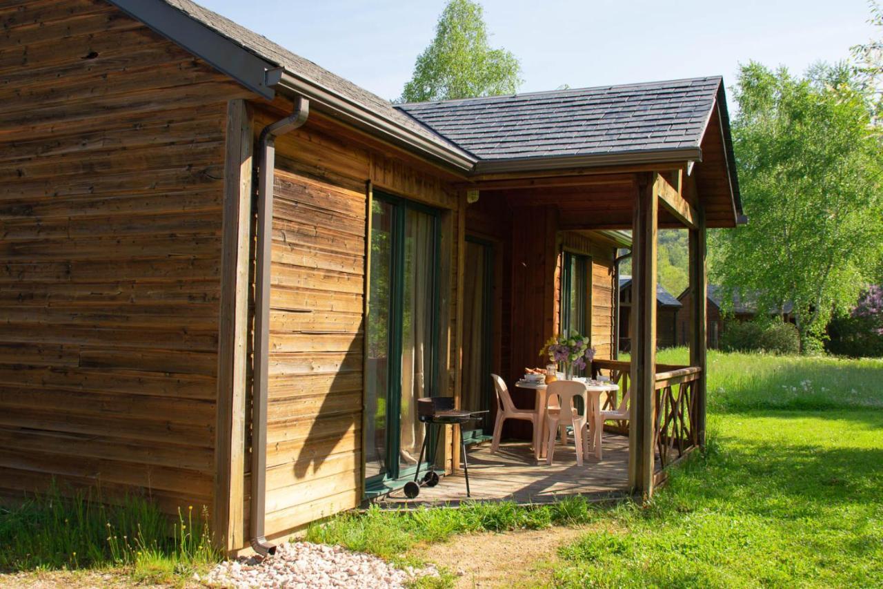 Les Chalets De Booz Saint-Germain-du-Teil Ngoại thất bức ảnh