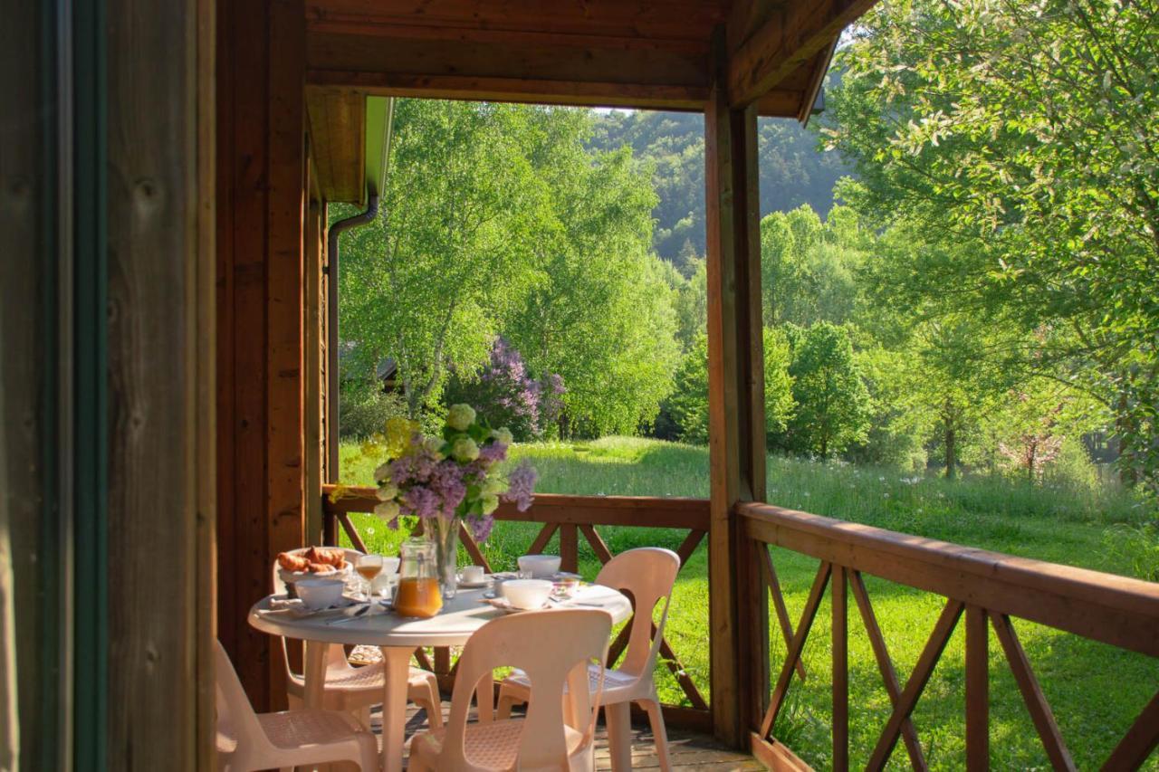 Les Chalets De Booz Saint-Germain-du-Teil Ngoại thất bức ảnh