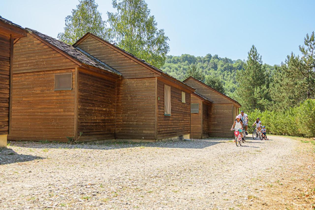 Les Chalets De Booz Saint-Germain-du-Teil Ngoại thất bức ảnh