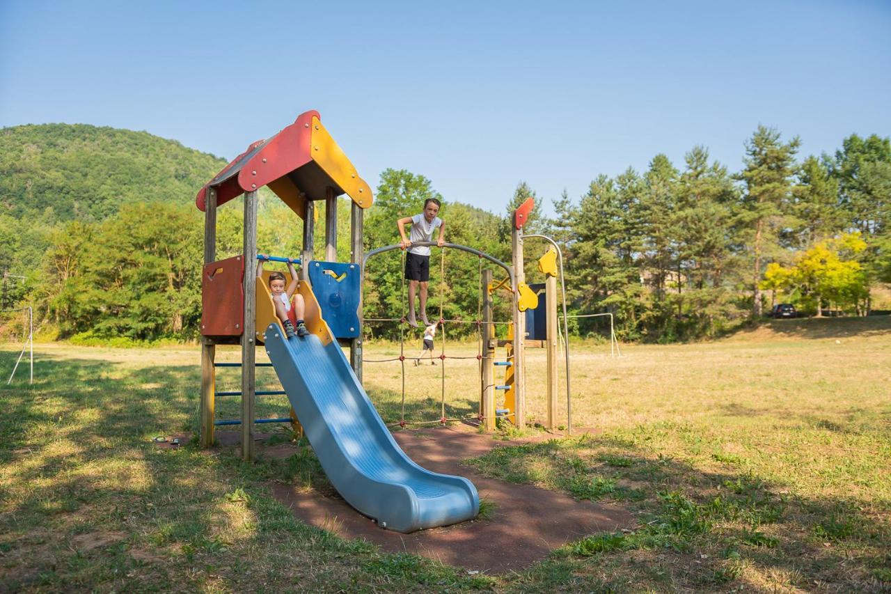 Les Chalets De Booz Saint-Germain-du-Teil Ngoại thất bức ảnh