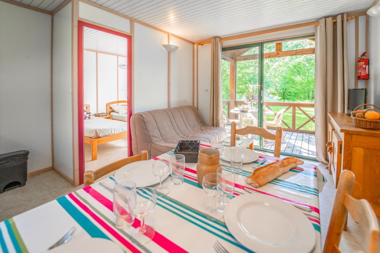 Les Chalets De Booz Saint-Germain-du-Teil Ngoại thất bức ảnh