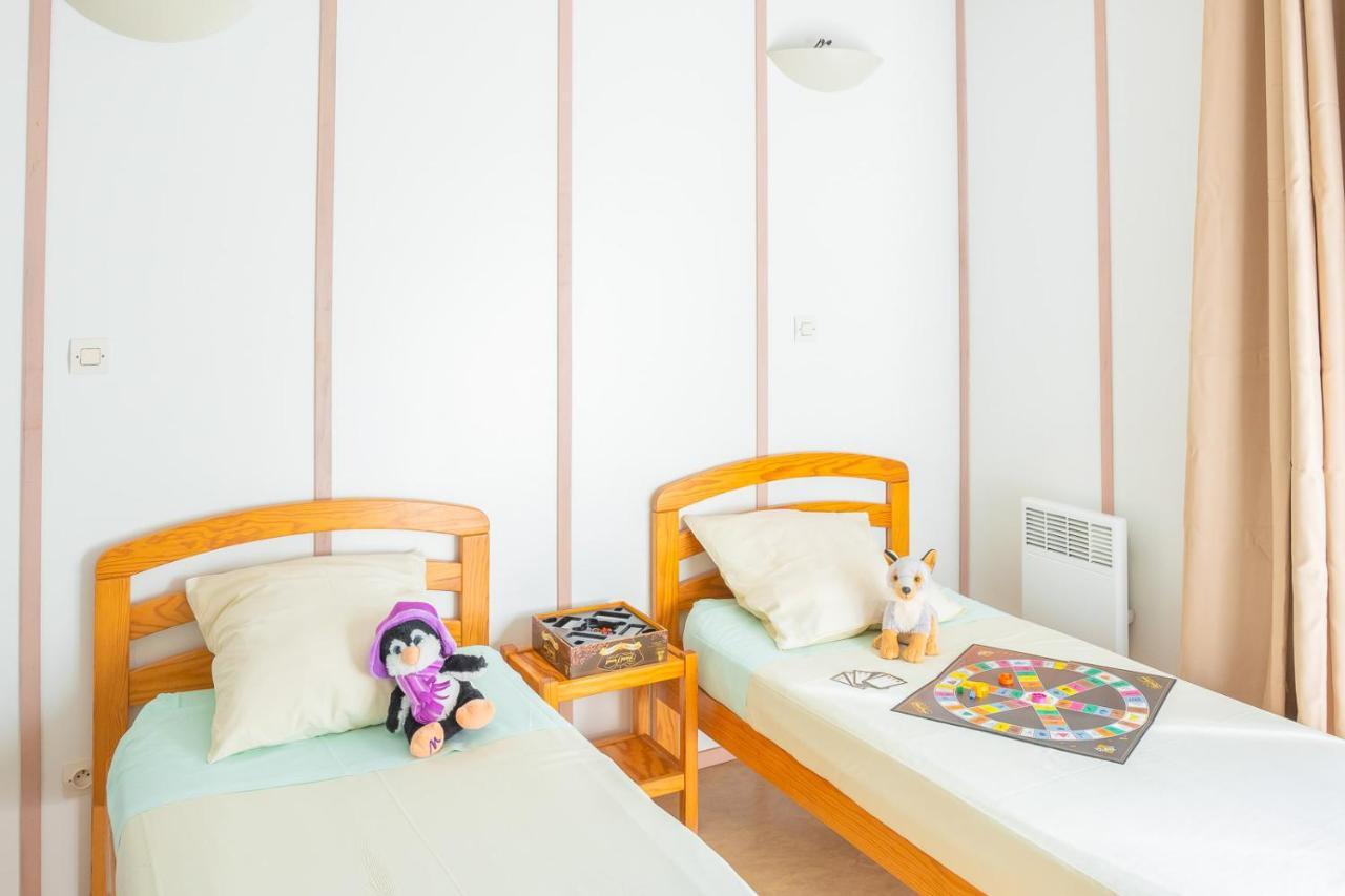 Les Chalets De Booz Saint-Germain-du-Teil Ngoại thất bức ảnh