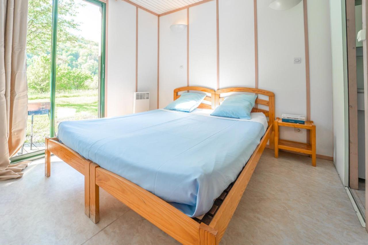 Les Chalets De Booz Saint-Germain-du-Teil Ngoại thất bức ảnh