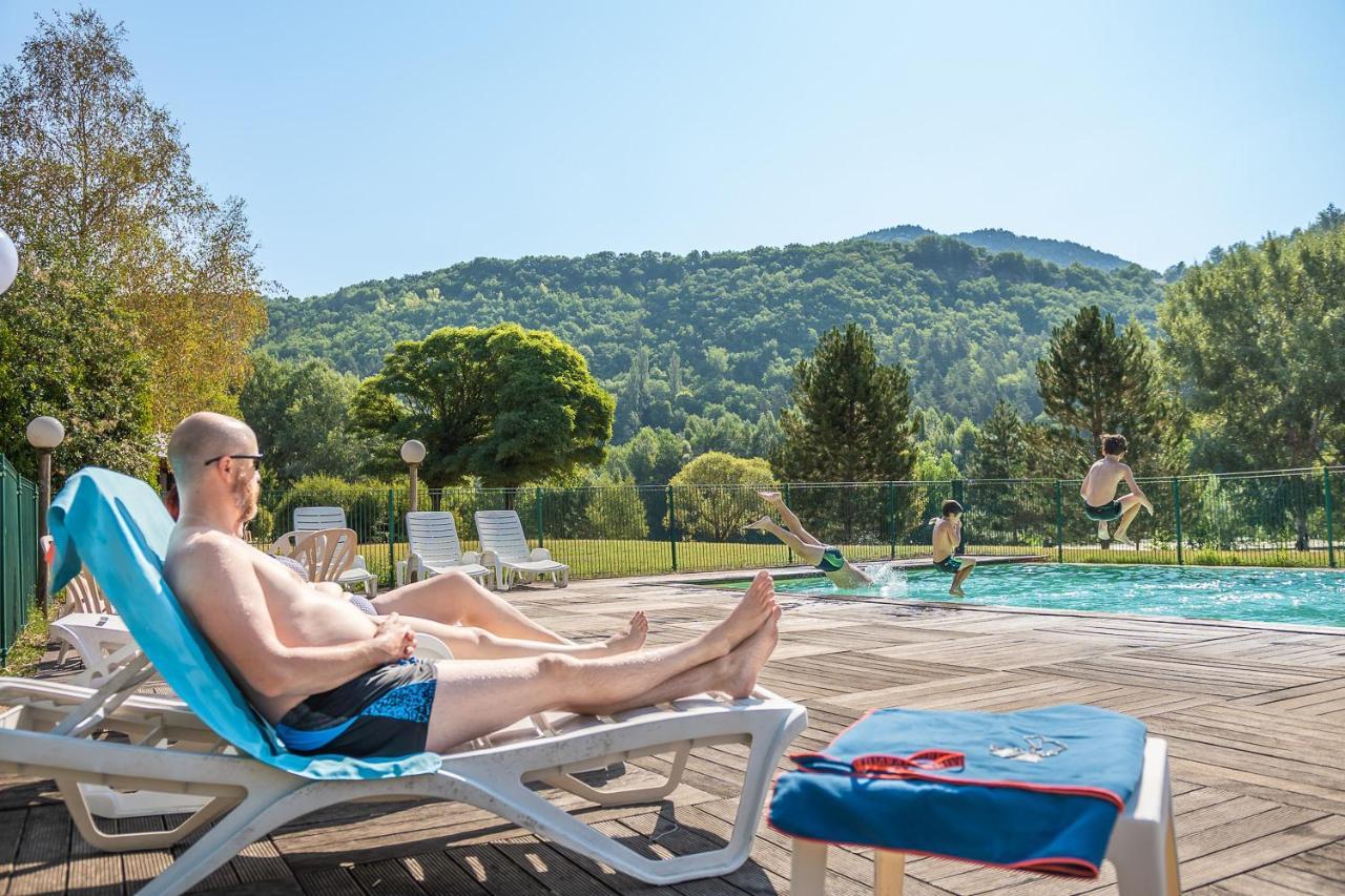 Les Chalets De Booz Saint-Germain-du-Teil Ngoại thất bức ảnh